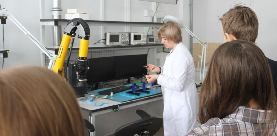 Школьники погрузились в мир современных технологий вместе с амбассадорами Профессионалитета